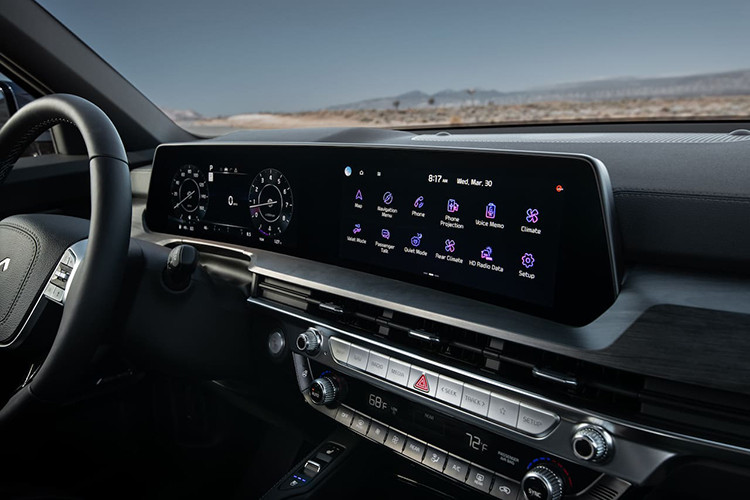 Ngoài ra, những trang bị tiện ích khác như: vô lăng, chất liệu ghế và một số trang bị an toàn cũng là thứ đang được người dùng mong chờ ở bản nâng cấp vòng đời này.