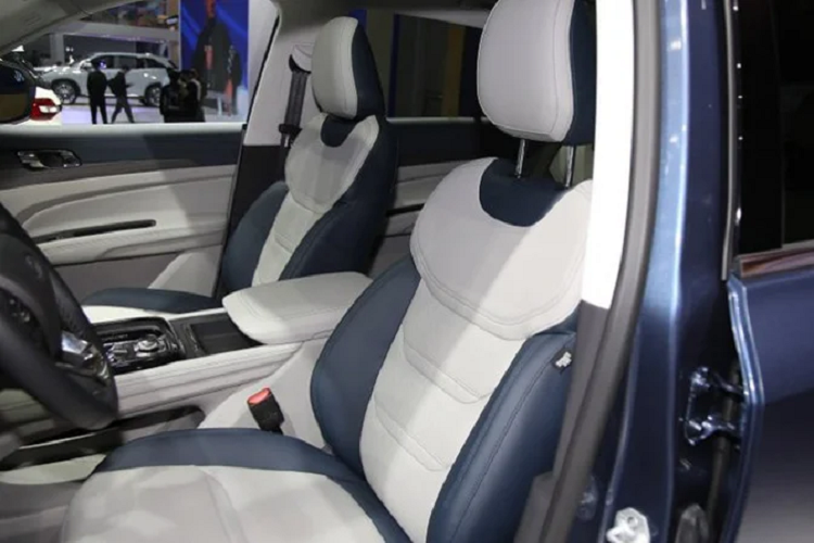 Với mức giá khởi điểm dự kiến chỉ từ 799 triệu đồng, phân phối 2 phiên bản gồm Trend và Titanium, thời gian giao xe sớm trong quý III năm nay.Hệ thống kiểm soát hành trình thích ứng (ACC), phanh khẩn cấp, hỗ trợ giữ làn đường LKA…