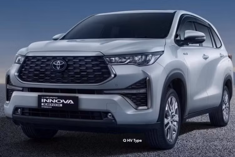 Can canh Toyota Innova Zenix ban cao cap nhat, gia 965 trieu dong