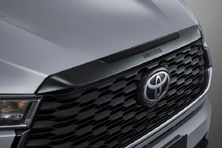 Gói công nghệ này bao gồm những tính năng như hệ thống cảnh báo tiền va chạm, cảnh báo lệch làn đường, hỗ trợ bám làn đường, hệ thống kiểm soát hành trình thích ứng và đèn pha tự động. Ngoài ra, bản cao cấp nhất còn có 6 túi khí, hệ thống cảnh báo điểm mù và camera 360 độ.