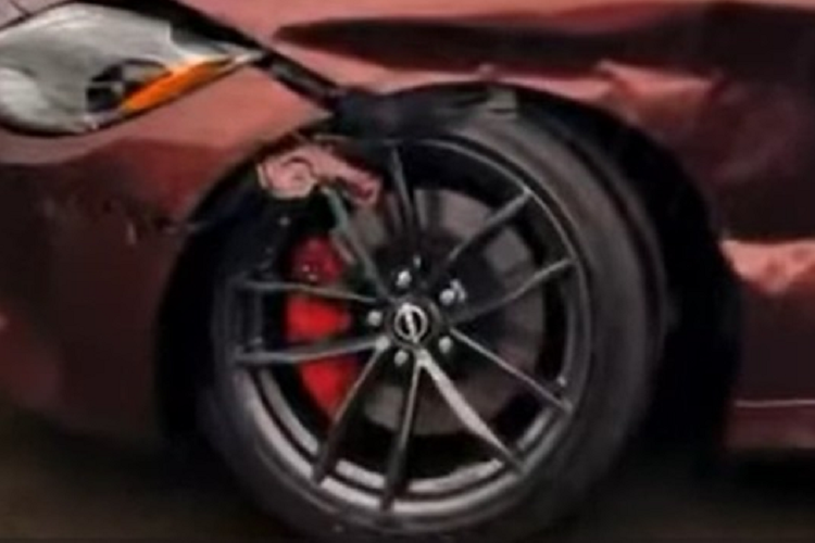 Khi phóng viên liên hệ để hỏi về tình trạng đội giá của dòng xe này ở đại lý, đại diện hãng Nissan Mỹ đã trả lời: "Chúng tôi nhận thức được nhu cầu lớn của khách hàng dành cho Nissan Z Proto Spec phiên bản giới hạn. Giá bán lẻ khuyến nghị của nhà sản xuất được đưa ra sau những nghiên cứu kỹ càng để cung cấp giá trị phù hợp cho khách hàng. Tuy nhiên, giá bán cuối cùng của một chiếc xe lại do đại lý phân phối quyết định".