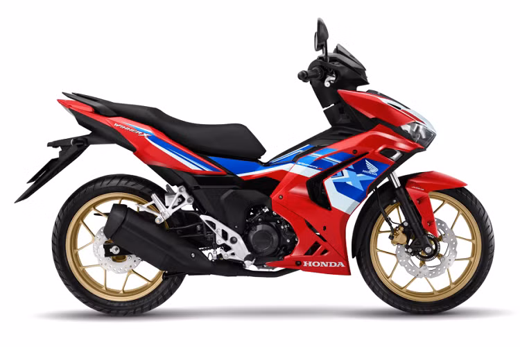 Yếm xe sở hữu những khe gió thiết kế khí động học tương tự như trên mẫu xe mô tô thể thao. Đuôi xe được thiết kế thon gọn, kiểu dáng siêu thể thao, đem lại hình ảnh trẻ trung và tốc độ.