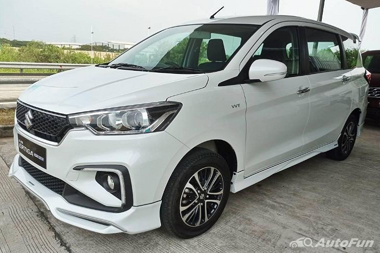 Khi mua Suzuki Ertiga Sport 2022, khách hàng Indonesia có thể chọn hộp số sàn 5 cấp hoặc hộp số tự động 4 cấp. Đáng tiếc là hãng Suzuki chưa công bố lượng xăng tiêu thụ của mẫu xe MPV này. Tuy nhiên, xe chắc chắn sẽ tiết kiệm xăng hơn phiên bản cũ.