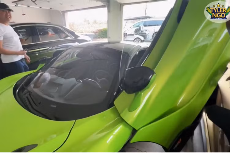 Tuy nhiên, do sử dụng nhiều chi tiết carbon nên trọng lượng xe của McLaren 765LT Spider giảm cân 80 kg so với bản tiêu chuẩn và chỉ nặng hơn McLaren 765LT khoảng 50 kg.