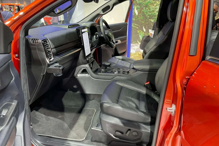 Ford Everest 2023 chắc chắn sẽ gây áp lực cạnh tranh với mẫu xe Toyota Fortuner và mẫu CUV 5+2 chỗ như Hyundai SantaFe.