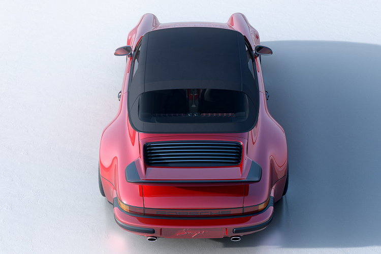 Singer Porsche 911 Turbo Study thể thao được trang bị hệ thống dẫn động cầu sau cùng với trang bị hộp số sàn sáu cấp. Xe được trang bị hệ thống phanh hiệu năng cao carbon ceramic đắt giá. Mọi chiếc 911 do Singer làm lại đều có nội thất ấn tượng với các chi tiết có độ hoàn thiện cao.