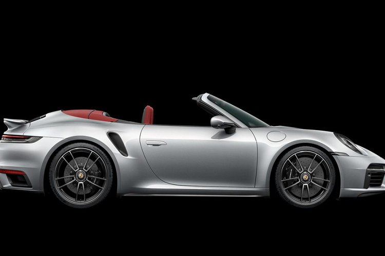 Giá xe Porsche 911 Turbo S Cabriolet 992 được bán chính hãng tại Việt Nam từ 16,23 tỷ đồng chưa bao gồm các tùy chọn thêm của khách hàng như màu sơn, trang bị nội thất... cũng như chi phí lăn bánh của xe.