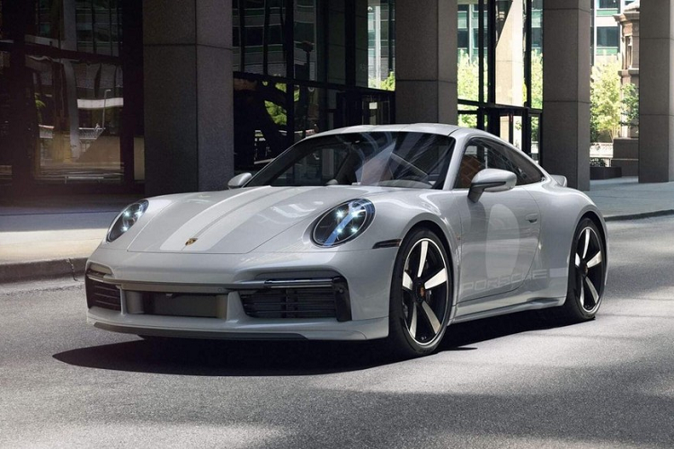 Mới đây, trên mạng xã hội lan truyền thông tin doanh nhân Nguyễn Quốc Cường hay còn gọi Cường Đô la đặt mua Porsche 911 Sport Classic 2023 bản giới hạn, thông tin này đã thu hút sự quan tâm của giới mê xe. Đến tối cùng ngày, người trong cuộc đã lên tiếng xác nhận tin tức này.