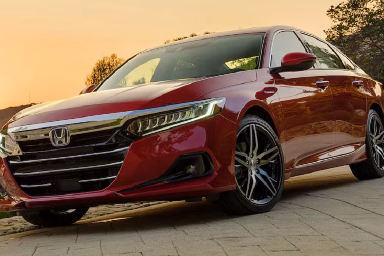 Trước đó, trong cuộc trao đổi với phóng viên tờ CarExpert, phát ngôn viên của Honda Úc đã khẳng định Accord dành cho thị trường châu Á nói chung và Đông Nam Á nói riêng có vòng đời khác biệt so với xe ở Mỹ. Vì thế, Honda Accord thế hệ thứ 10 sẽ tiếp tục bán tại châu Á trong một thời gian dài nữa thay vì nâng cấp lên thế hệ thứ 11 như thị trường Mỹ.