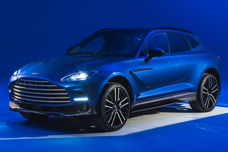 Mới đây, thương hiệu Aston Martin – nhà sản xuất ôtô hạng sang tới từ Anh Quốc đã vén màn một mẫu xe Aston Martin DBX707 2023 mới mà hãng giới thiệu là “SUV hạng sang mạnh mẽ nhất thế giới ”.