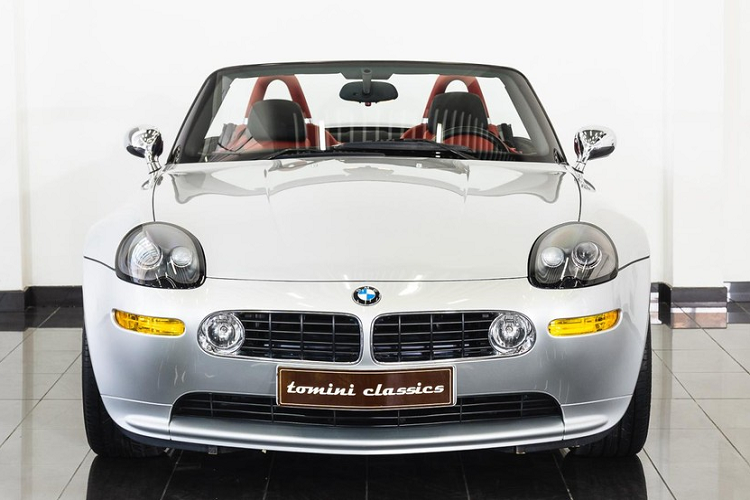 Nếu kể đến bộ sưu tập xe BMW tại Việt Nam này, khó ai có sự đam mê và sưu tầm xe đúng chất như ông Đặng Lê Nguyên Vũ với hàng chục xe đủ phiên bản. Trong số này, dòng xe BMW Z đình đám thế giới cũng đặc biệt được đại gia ngành cà phê rất quan tâm. Dễ dàng nhận thấy ông Vũ sở hữu chiếc BMW Z3 độc nhất Việt Nam, BMW Z4 bản E85 và E86, ngoài ra rất có thể doanh nhân Tây Nguyên cũng tậu luôn 2 phiên bản Z4 còn lại là E89 và G29.