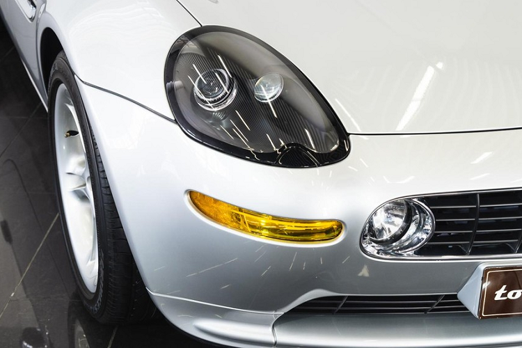 Hiện tại, có khá nhiều chiếc xe thể thao BMW Z8 mui trần được rao bán nhưng với tiêu chí của ông Đặng Lê Nguyên Vũ như màu sơn yêu thích xanh quân đội, trắng hoặc bạc cùng tình trạng xe còn mới và số km chưa qua 2 vạn thì chỉ đếm trên đầu ngón tay.