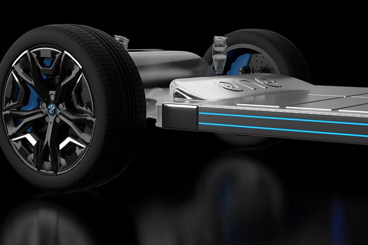 Giải pháp của ONE là tập trung vào hiệu suất và công nghệ của pin, lưu trữ nhiều năng lượng hơn trong không gian ít hơn, thay vì cần nhiều trạm sạc EV hơn. BMW i Ventures - Bộ phận đầu tư mạo hiểm có trụ sở tại Thung lũng Silicon của BMW, là nhà đầu tư của ONE và gần đây đã dẫn đầu vòng tài trợ 65 triệu USD.