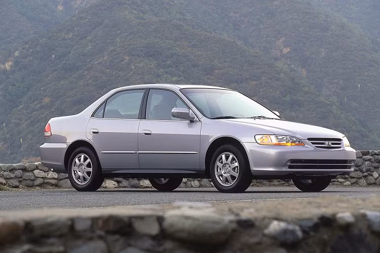 Lai xe Honda Accord tu vong do tui khi Takata do quen loi trieu hoi-Hinh-2