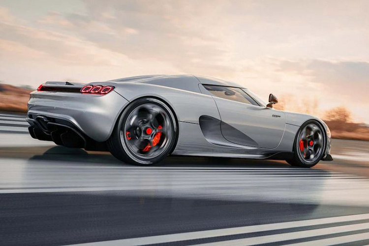 Theo công bố, chỉ có 50 chiếc xe Koenigsegg CC850 số sàn được sản xuất với mức giá bán được tiết lộ 3,65 triệu USD (khoảng 85 tỷ VNĐ). Thời gian sản xuất nhanh nhất là vào mùa hè năm sau và khách hàng cần chờ đến 2- 3 năm để nhận bàn giao xe.