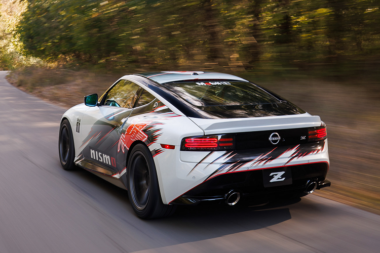 Nissan cũng đã phát triển một hệ thống hút khí lạnh đã được thử nghiệm trên dyno cho động cơ V6 3.0 lít 400 mã lực của Z. Khối động cơ còn được lắp đặt thêm bộ làm mát liên động mới chứa nhiều không khí hơn 148% so với trang bị nguyên bản khi xuất xưởng.