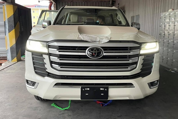 Toyota Sequoia dan dau top xe oto 