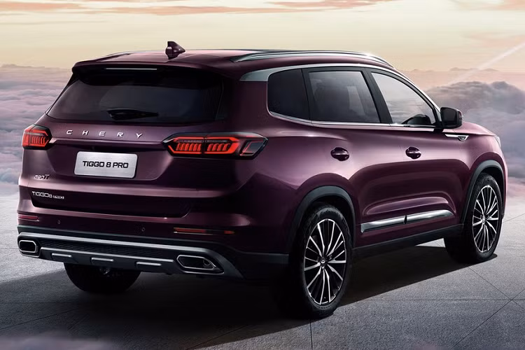 Dự kiến, Chery Tiggo 8 Pro sẽ chính thức trình làng vào tháng 4 năm nay. Tại Trung Quốc, Chery Tiggo 8 Pro sẽ được bán song song với 2 "người anh em" Tiggo 8 và Tiggo 8 Plus. Theo tin đồn, Chery Tiggo 8 Pro cũng sẽ được phân phối chính hãng tại Việt Nam trong năm nay như đối thủ của Honda CR-V, Mazda CX-5 và Hyundai Tucson.