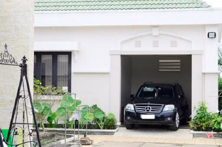 Dau an Phat giao trong can biet thu cua dien vien Viet Trinh-Hinh-3