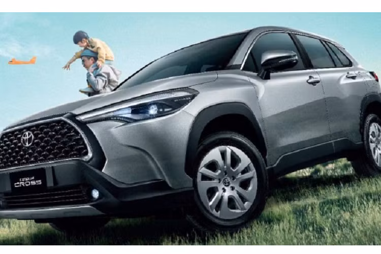 Tại thị trường Thái Lan, xe được trang bị đèn pha LED với tính năng chờ dẫn đường, dải đèn LED định vị ban ngày, đèn báo rẽ LED, đèn hậu LED, cần gạt nước tự động, gương chiếu hậu gập điện/chỉnh điện/tích hợp xi-nhan/tự động gập khi xe khóa cửa/tự động chỉnh khi xe lùi, đèn sương mù sau, anten vây cá mập, baga nóc, cảm biến đá cốp và cửa sổ trời đóng/mở chỉnh điện.