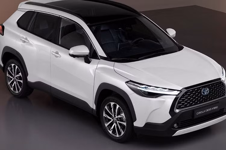 Về trang bị an toàn, Toyota Corolla Cross 2023 tại Thái Lan được trang bị gói công nghệ an toàn chủ động Toyota Safety Sense, bao gồm những tính năng như cảnh báo tiền va chạm, hệ thống kiểm soát hành trình thích ứng, đèn pha tự động, cảnh báo lệch làn đường và hỗ trợ giữ làn đường.