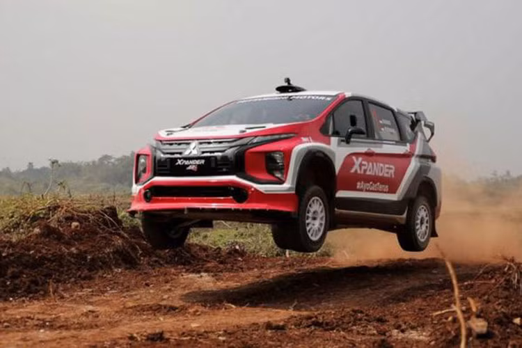 Hãng xe Nhật Bản không có kế hoạch phát hành mẫu xe thể tao Mitsubishi Xpander Motorsport địa hình. Tuy nhiên, nếu muốn sở hữu mẫu xe này, khách hàng có thể đặt Speedline Industries chế tác riêng theo yêu cầu.