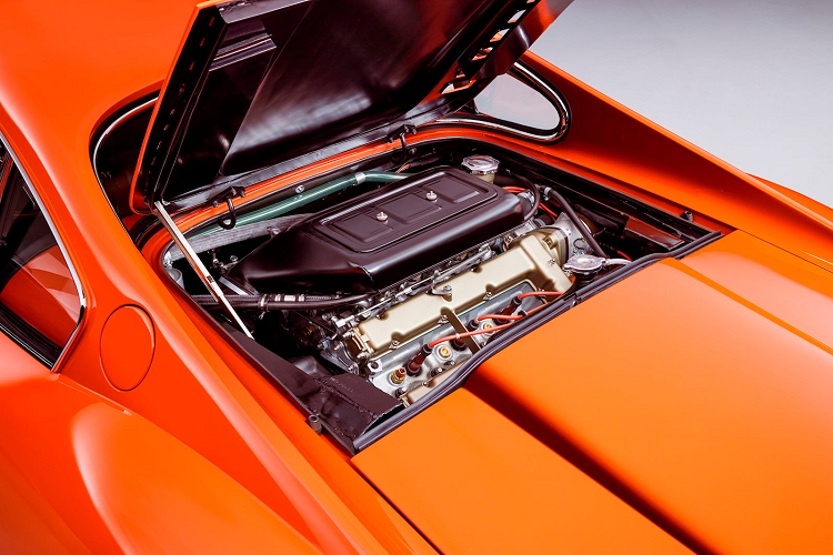 Chiếc Ferrari Dino 246 GT L Series đời 1969 này mang số hiệu 00436 đã được đưa đến cơ sở của thương hiệu Bell Sport và Classic vào năm 2017. Thương hiệu Ferrari đã xác nhận đây là chiếc xe thứ 7 trong số 357 chiếc Dino GT L Series từng được sản xuất. Mẫu xe này từng thuộc sở hữu của những người đam mê xe hơn đến từ Đức, Pháp, Canada, và Hoa Kỳ. Trong vòng đời 48 năm qua, xe chỉ vận hành khoảng 85.295 km.