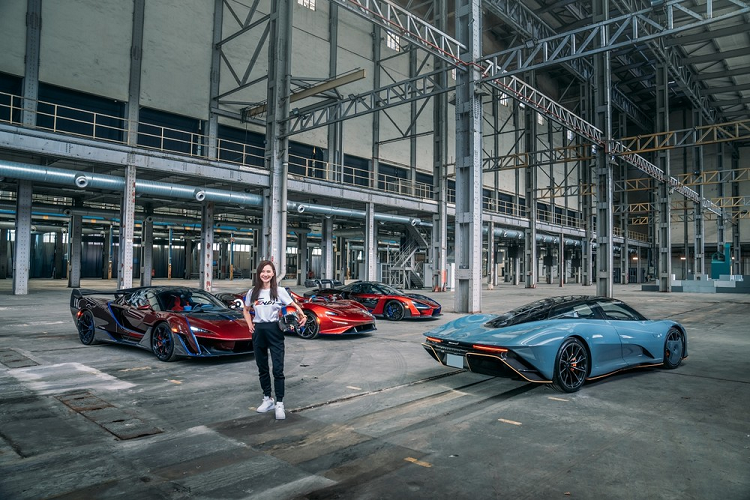 Amanda là một nhà thiện nguyện kiêm nhà đầu tư nổi tiếng của đảo quốc Sư tử. Chính bà là người đã mang chuỗi quán cà phê phục vụ theo kiểu kopitiam truyền thống của Singapore đến Mỹ.