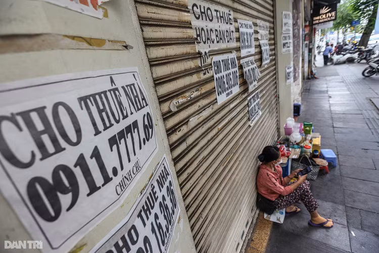 Mặt bằng trăm triệu đồng ở TP.HCM trống vì không có khách thuê - Hình 2 Mat bang tram trieu dong o TP.HCM trong vi khong co khach thue-Hinh-2