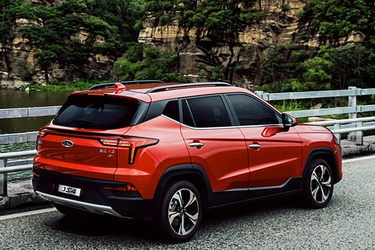 Nguyên nhân là bởi xe Moskvich sẽ được ra đời từ ôtô Trung Quốc, cụ thể là JAC. Mẫu xe đánh dấu sự trở lại Moskvich được đặt tên ngắn gọn là 3 và sở hữu thiết kế ngoại thất giống với ôtô Trung Quốc JAC JS4. Hiện thông số kỹ thuật của Moskvich 3 chưa được công bố. Tuy nhiên, chúng ta có thể đoán ra thông số của mẫu xe này dựa trên JAC JS4.