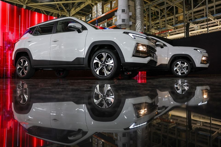 Nhà máy cũ của Renault được đổi tên thành Moscow Automobile Plant Moskvich và được kỳ vọng sẽ sản xuất 600 chiếc xe từ nay đến cuối năm 2022. Trong đó, sẽ có 200 chiếc là ôtô điện. Đúng như tin đồn từ trước đó, những chiếc xe Moskvich mới sẽ rất khác biệt so với trước đây.