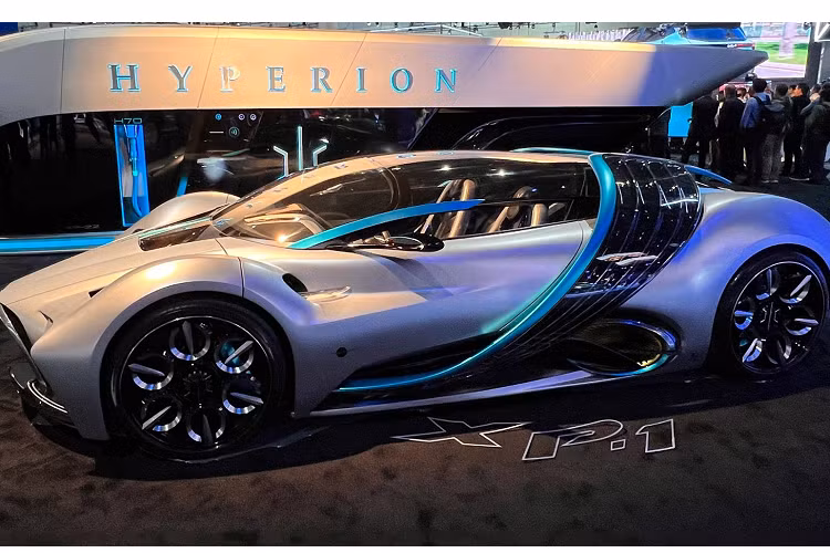 Điểm nhấn nổi bật của siêu xe Hyperion XP-1 là khả năng di chuyển được quãng đường lên tới 1.635 km với một lần sạc đầy pin, gấp đôi khoảng cách di chuyển của sedan chạy điện hạng sang Lucid Air vừa ra mắt cách đây chưa lâu, cũng như vượt trội hoàn toàn so với các siêu xe điện khác như Lotus Evija, Rimac C_Two hay Pininfarina Battista vốn chỉ chạy được vài trăm km mỗi lần sạc pin.