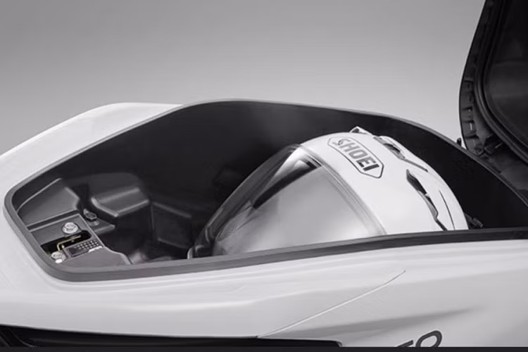 Tại Trung Quốc, xe có hai phiên bản với trang bị bộ pin và công suất động cơ khác nhau. Giá xe Honda U-Go cho 2 phiên bản là 1.150 USD (khoảng 28,5 triệu đồng) và 1.230 USD (khoảng 30,5 triệu đồng).