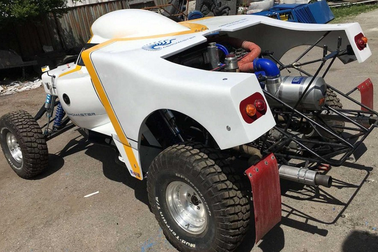 “Mục đích thiết kế của chúng tôi là lấy những chiếc xe Công thức 1 làm nguồn cảm hứng, vì tôi luôn yêu thích vẻ ngoài đẹp đẽ của chúng, cũng như các yếu tố quan trọng của Công thức 1: khí động học và đường nét thân vỏ trơn mượt, tốc độ, sự phấn khích và hiệu suất, và hơn thế nữa,” Aeromaster cho biết trên trang web của mình.