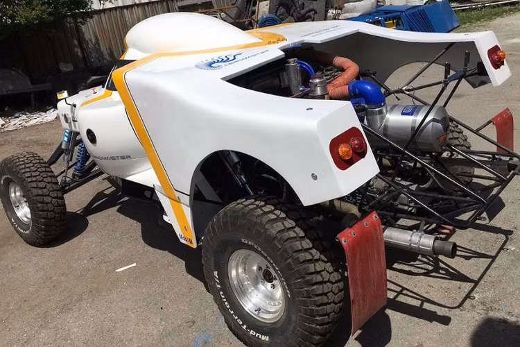 “Mục đích thiết kế của chúng tôi là lấy những chiếc xe Công thức 1 làm nguồn cảm hứng, vì tôi luôn yêu thích vẻ ngoài đẹp đẽ của chúng, cũng như các yếu tố quan trọng của Công thức 1: khí động học và đường nét thân vỏ trơn mượt, tốc độ, sự phấn khích và hiệu suất, và hơn thế nữa,” Aeromaster cho biết trên trang web của mình.