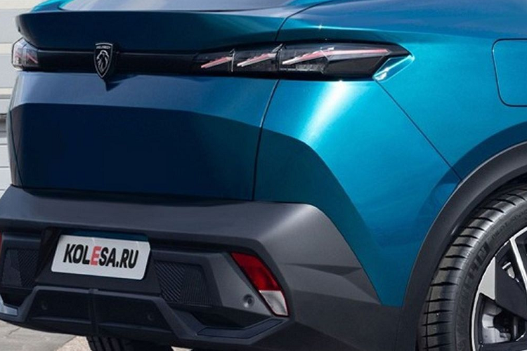 Về kích thước, Peugeot 3008 thế hệ thứ ba mới dự kiến sẽ có chiều dài vượt quá 4,50 mét, mang lại cho khoang hành khách nhiều không gian hơn phiên bản tiền nhiệm, đồng thời mở rộng thể tích cốp lên khoảng 550 lít .