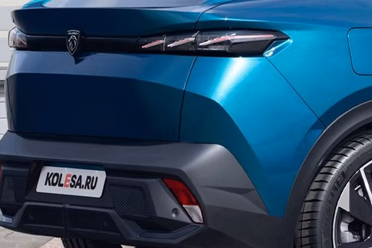 Về kích thước, Peugeot 3008 thế hệ thứ ba mới dự kiến sẽ có chiều dài vượt quá 4,50 mét, mang lại cho khoang hành khách nhiều không gian hơn phiên bản tiền nhiệm, đồng thời mở rộng thể tích cốp lên khoảng 550 lít .