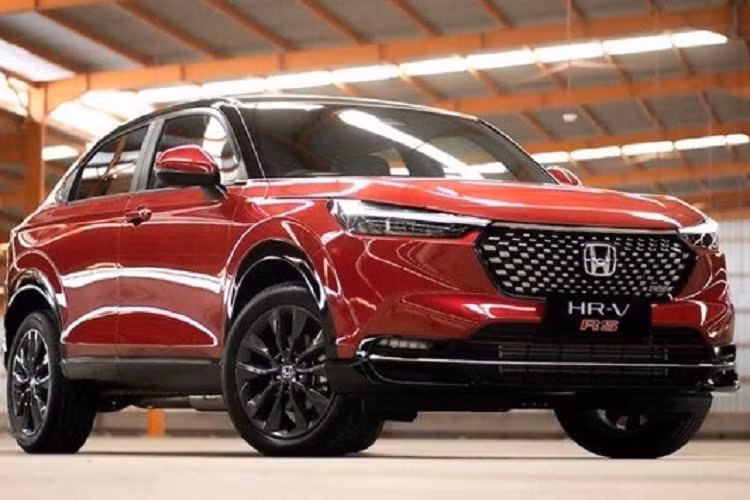 Gói Honda Sensing của mẫu SUV cỡ B này gồm có những tính năng như hệ thống giảm thiểu va chạm, đèn pha thích ứng tự động, hệ thống kiểm soát hành trình thích ứng bao gồm dải tốc độ thấp, hệ thống giảm thiểu chệch làn đường, hệ thống hỗ trợ giữ làn đường và hệ thống thông báo xe phía trước khởi hành.