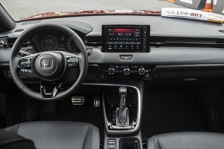 Tin đồn cho biết, thời điểm trình làng của Honda HR-V G tại Việt Nam có thể là ngay trong tháng 12 này nhằm đón đợt mua sắm của người tiêu dùng Việt Nam vào dịp cuối năm. Hiện chưa có nhiều thông tin liên quan đến bản G mới của dòng Honda HR-V. Tuy nhiên, theo nguồn tin ban đầu, bản tiêu chuẩn mới sẽ vẫn giữ được ngoại hình đặc trưng của dòng xe Honda HR-V.