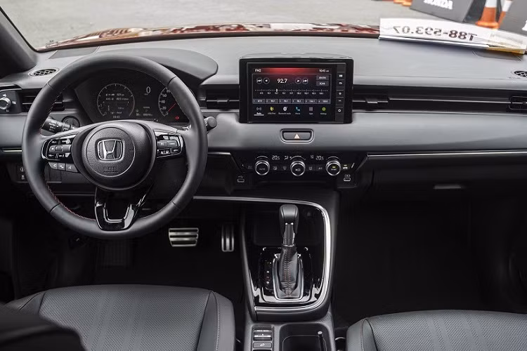 Tin đồn cho biết, thời điểm trình làng của Honda HR-V G tại Việt Nam có thể là ngay trong tháng 12 này nhằm đón đợt mua sắm của người tiêu dùng Việt Nam vào dịp cuối năm. Hiện chưa có nhiều thông tin liên quan đến bản G mới của dòng Honda HR-V. Tuy nhiên, theo nguồn tin ban đầu, bản tiêu chuẩn mới sẽ vẫn giữ được ngoại hình đặc trưng của dòng xe Honda HR-V.