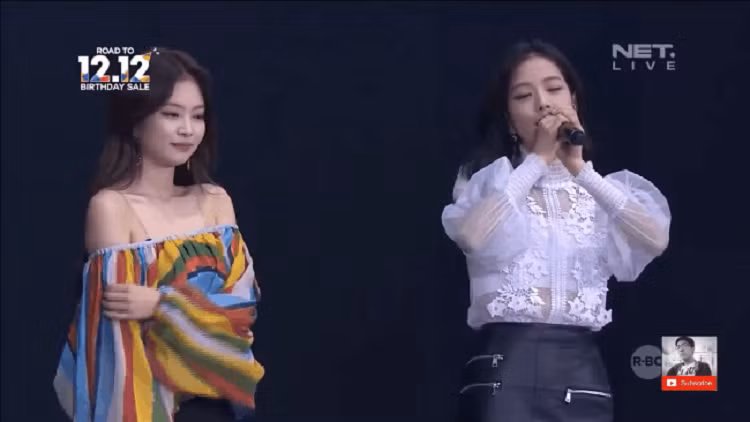 Nu ca si len top 1 tim kiem vi bi tuot day ao tam truoc nghin nguoi-Hinh-3