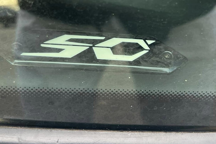 Kết hợp cùng với hộp số tự động 6 cấp, nhờ đó, siêu xe mui trần bản kỷ niệm 50 năm Lamborghini Gallardo LP560-4 Spyder 50th Anniversary của ông Đặng Lê Nguyên Vũ mới lăn bánh trên đường phố Sài thành có khả năng tăng tốc từ vị trí xuất phát lên 100 km/h chỉ mất thời gian 3,7 giây trước khi đạt tốc độ tối đa 325 km/h.