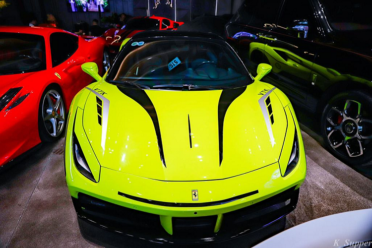 Được biết, chiếc Ferrari 488 GTB này đã từng qua tay hai đời chủ, trong đó có đại gia Nguyễn Quốc Cường và một dân chơi xe quê ở Tiền Giang. Việc chiếc Ferrari 488 GTB của Cường Đô la này bất ngờ xuất hiện tại Đắk Lắk cho thấy rằng siêu phẩm này dường như đã chia tay chủ nhân ở Tiền Giang để về định cư ở Tây Nguyên.