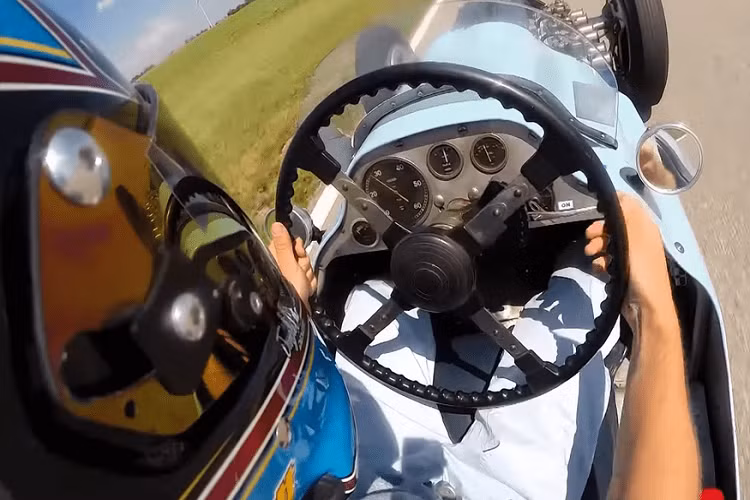 Chỉ có một vài chiếc Talbot-Lago T26C vẫn còn tồn tại cho đến ngày nay, và Denis Bigioni là người sở hữu một trong số chúng. Chiếc xe đua F1 cổ điển của ông ấy là một chiếc đời năm 1948 và vẫn có thể chạy tốt. Thú vị hơn, chiếc xe đã ra mắt lần đầu tiên tại Monaco Grand Prix 1948, cho dù nó đã không thể về đích sau 16 vòng đua do sự cố động cơ. Tay đua người Pháp Pierre Levegh đã lái chiếc T26C này trong 4 mùa giải F1. Sau đó, nó tiếp tục tham gia thi đấu cho đến năm 1954.