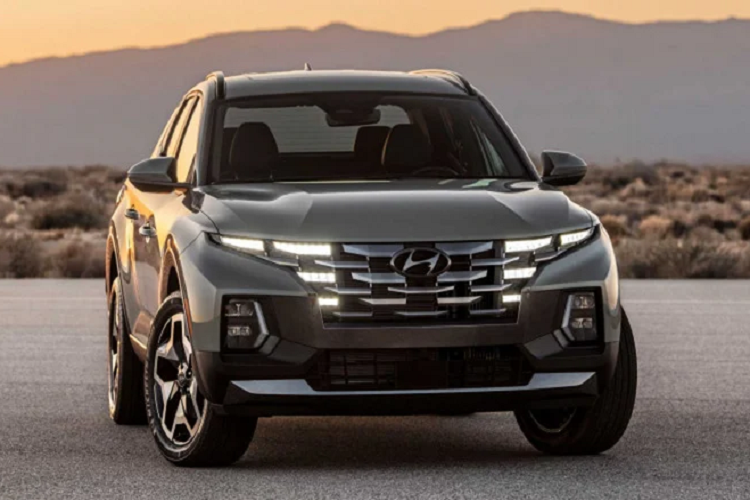 Mẫu xe bán tảiHyundai Santa Cruz không phù hợp để đi off-road hay tải hàng nặng như các mẫu bán tải cỡ trung sử dụng nền tảng khung gầm rời (body on frame) như Ford Ranger hay Toyota Hilux.