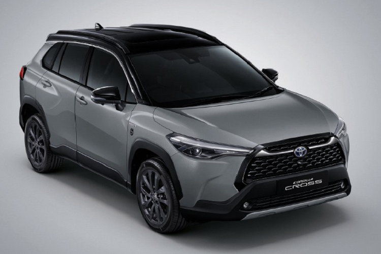 Phần lớn những chiếc Toyota Corolla Cross 60th Anniversary xuất xưởng đều được sơn màu trắng. Tuy nhiên, mỗi showroom ở Thái Lan sẽ có 1 chiếc Toyota Corolla Cross 60th Anniversary được sơn màu xám.