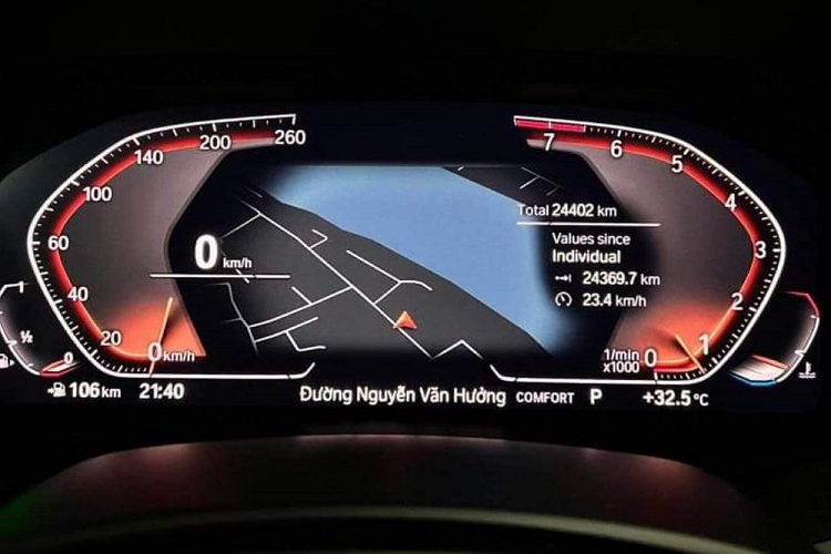 Đến nay, chiếc xe BMW cuối cùng trong lô xe mà đại gia Minh Nhựa mua vào năm 2020 là X7 xDrive 40i Pure Excellence cũng đã bị bán đi chỉ sau vài ngày anh sở hữu chiếc xe sang đầu bảng của hãng xe Audi là mẫu A8L thế hệ mới được phân phối chính hãng trên 6 tỷ đồng.