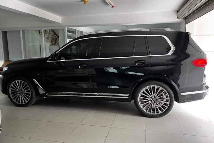 Vào tháng 3/2021, tức chỉ sau hơn 3 tháng mua lô xe BMW gây choáng cộng đồng mạng, tay chơi xe Minh Nhựa đã bán xe BMW X3 xDrive30i M Sport, và tháng 11 cùng năm, chiếc xe thể thao mui trần đẹp mắt BMW sDrive30i M Sport cũng đã được chủ xe Pagani Huayra thanh lý.