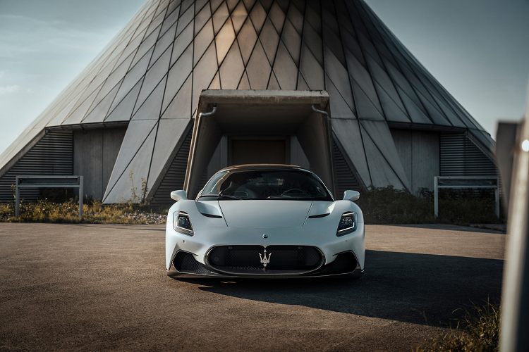 Chuyển sang phần nâng cấp hiệu suất, Novitec đã trang bị thêm động cơ V6 3.0 lít tăng áp kép với hai mô-đun N-TRONIC plug-and-play và một hệ thống xả được tinh chỉnh.