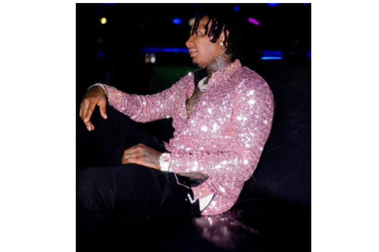 Cullinan của Rolls-Royce là dòng SUV duy nhất của hãng xe tính ở thời điểm hiện tại. Xe sở hữu khối động cơ V12 6,75 lít, sản sinh công suất 562 mã lực (570 PS) và mô-men xoắn 627 lb-ft (850 Nm), sức mạnh được truyền đến các bánh xe thông qua hộp số tự động tám cấp.